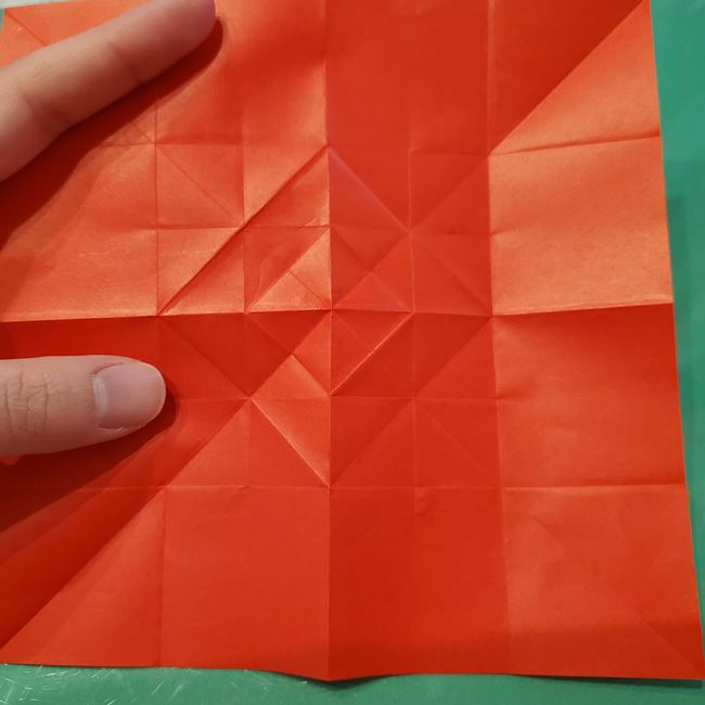 作り方 ポインセチアの折り紙を立体的につくる方法(花の折り方)①折り筋(16)