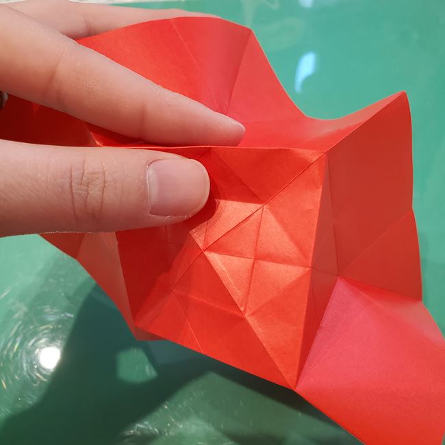 作り方 ポインセチアの折り紙を立体的につくる方法(花の折り方)①折り筋(17)