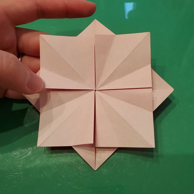 作り方 ポインセチアの折り紙を立体的につくる方法(花の折り方)①折り筋(26)