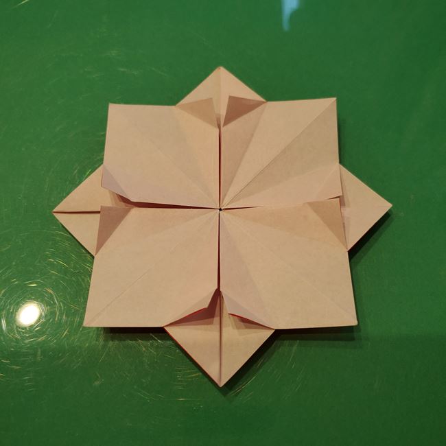 作り方 ポインセチアの折り紙を立体的につくる方法(花の折り方)①折り筋(29)