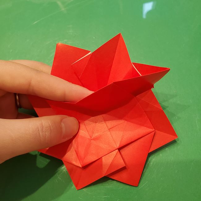 作り方 ポインセチアの折り紙を立体的につくる方法(花の折り方)③花びら(13)
