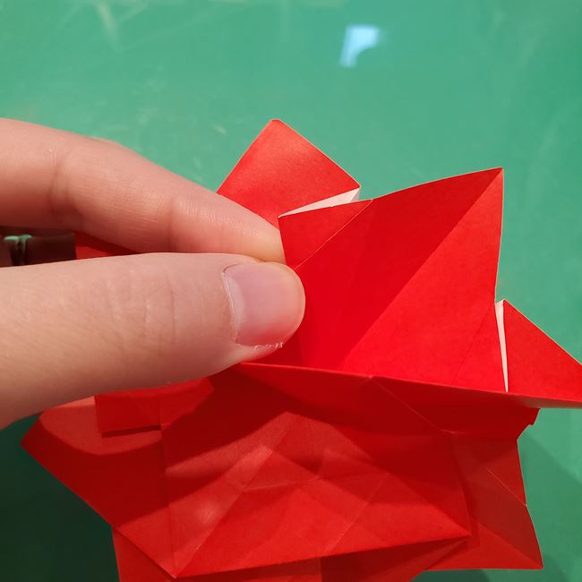 作り方 ポインセチアの折り紙を立体的につくる方法(花の折り方)③花びら(14)