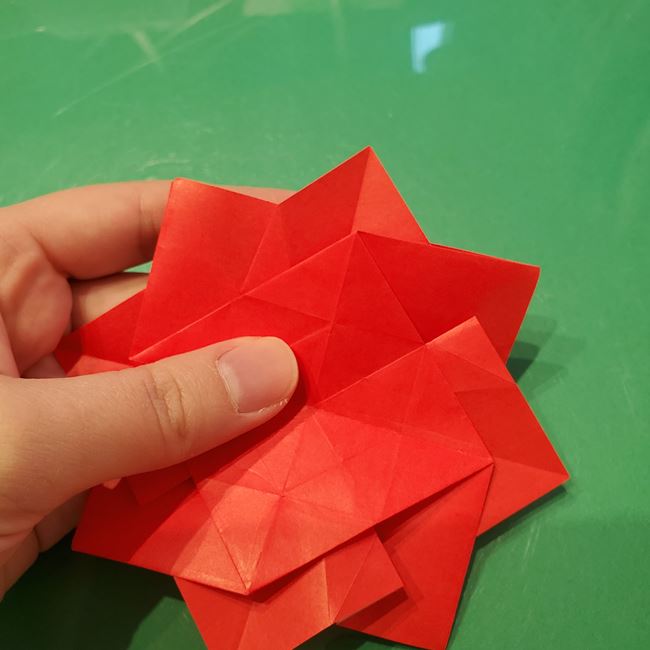 作り方 ポインセチアの折り紙を立体的につくる方法(花の折り方)③花びら(17)