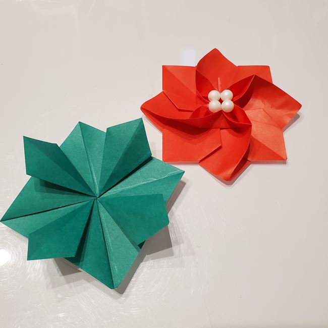 作り方 ポインセチアの折り紙を立体的につくる方法(花の折り方)④調整(10)