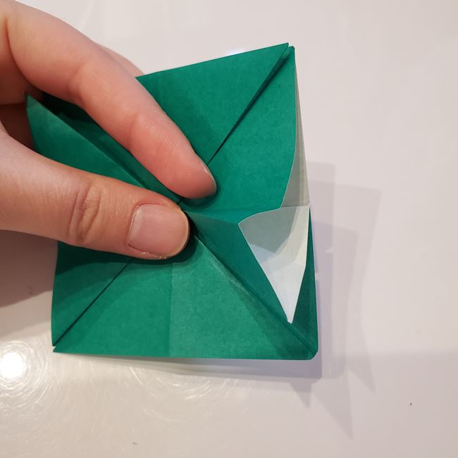 折り紙 ポインセチアの葉っぱの折り方作り方②折る(21)