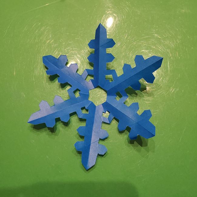 雪の結晶 折り紙を切る方法(15)