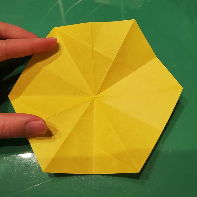 雪の結晶の折り紙 難しい上級者向けの折り方作り方①六角形(13)
