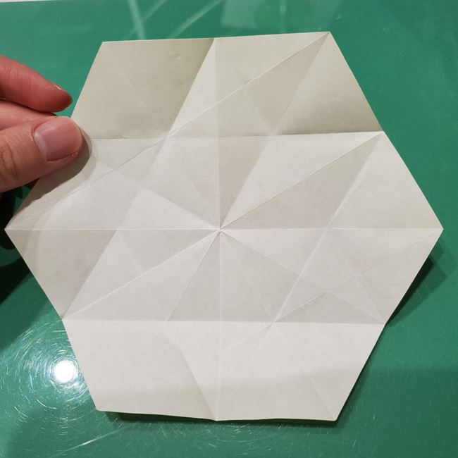 雪の結晶の折り紙 難しい上級者向けの折り方作り方①六角形(18)