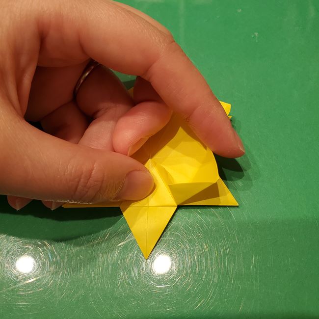 雪の結晶の折り紙 難しい上級者向けの折り方作り方②形(24)