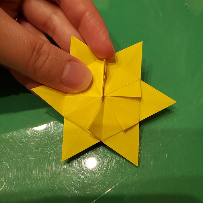 雪の結晶の折り紙 難しい上級者向けの折り方作り方③模様(1)