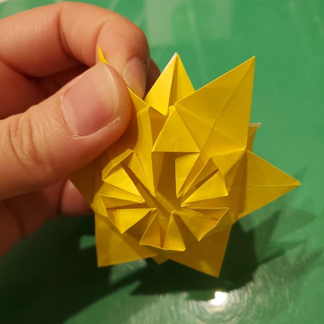 雪の結晶の折り紙 難しい上級者向けの折り方作り方③模様(10)
