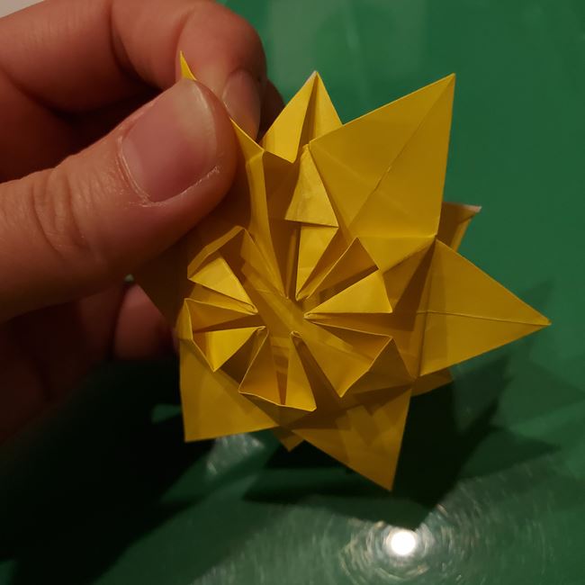 雪の結晶の折り紙 難しい上級者向けの折り方作り方③模様(11)