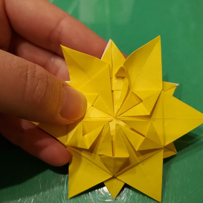 雪の結晶の折り紙 難しい上級者向けの折り方作り方③模様(14)