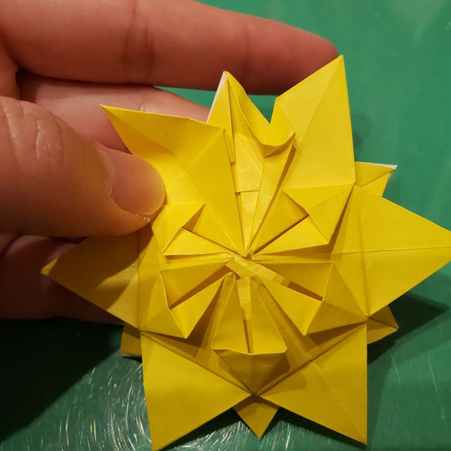 雪の結晶の折り紙 難しい上級者向けの折り方作り方③模様(15)