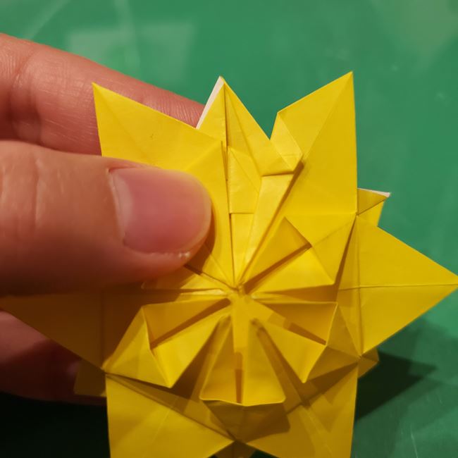 雪の結晶の折り紙 難しい上級者向けの折り方作り方③模様(16)