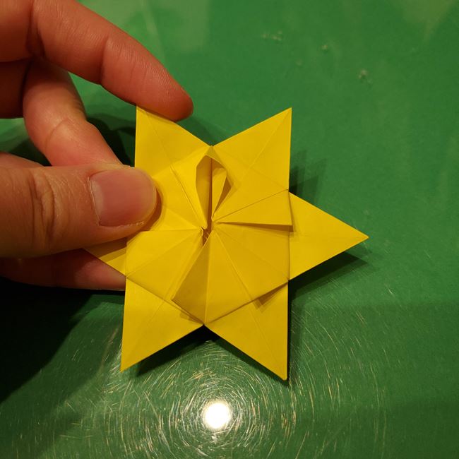 雪の結晶の折り紙 難しい上級者向けの折り方作り方③模様(2)