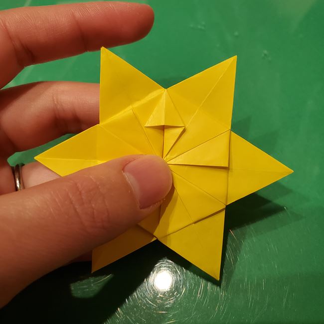 雪の結晶の折り紙 難しい上級者向けの折り方作り方③模様(3)