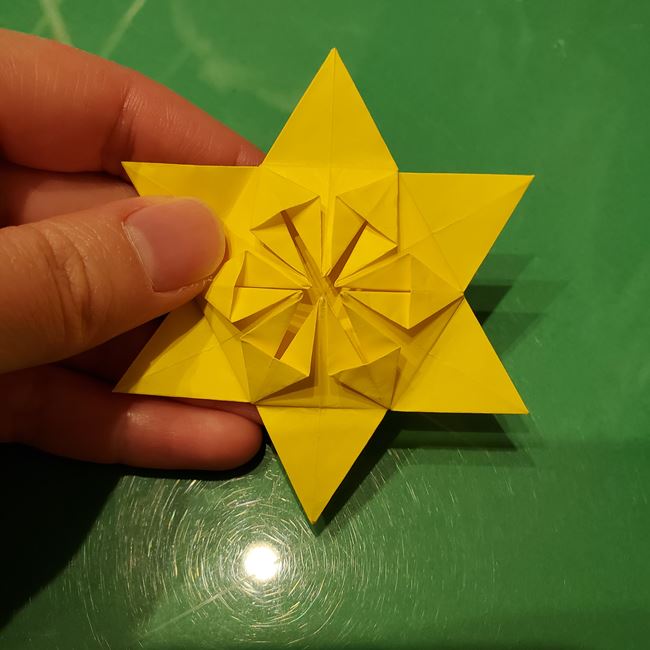 雪の結晶の折り紙 難しい上級者向けの折り方作り方③模様(4)