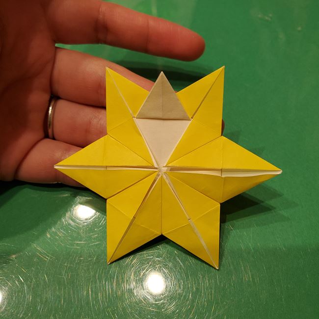 雪の結晶の折り紙 難しい上級者向けの折り方作り方③模様(7)