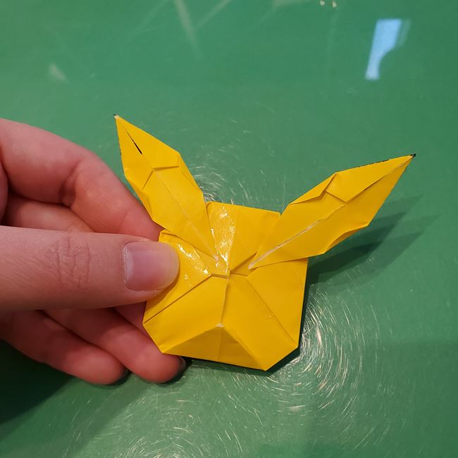 ピカチュウの折り紙 全身で立体的な作り方折り方⑤完成(4)