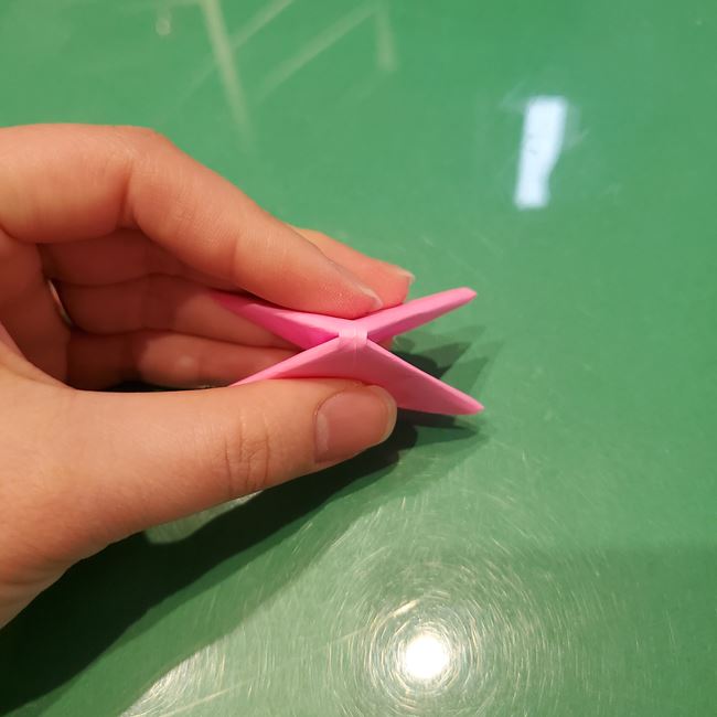 折り紙のこまをハート模様にする折り方作り方③つまみ(11)