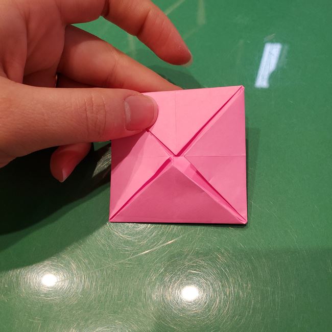 折り紙のこまをハート模様にする折り方作り方③つまみ(5)