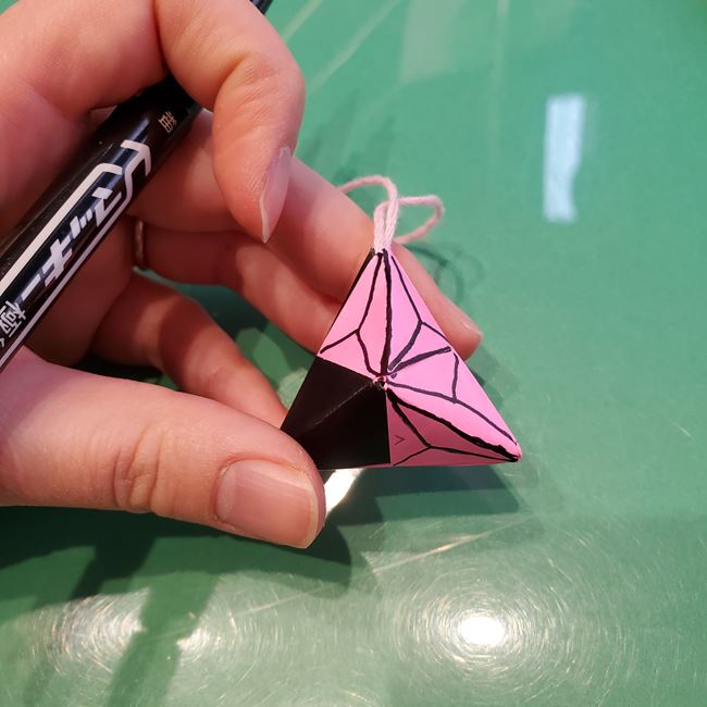 鬼滅の刃の折り紙 ストラップキーホルダーの簡単な作り方折り方③完成(6)