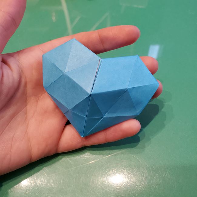 バレンタインのディスプレイ 折り紙でハートの立体的な箱の作り方折り方③立体後半(29)