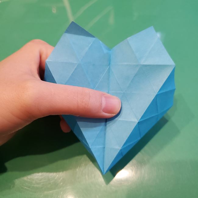 バレンタインのディスプレイ 折り紙でハートの立体的な箱の作り方折り方③立体後半(3)