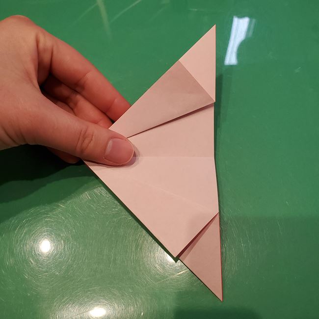 バレンタインの飾り付けの折り紙 切り絵で簡単ハートの壁飾りの切り方折り方①折り方(6)