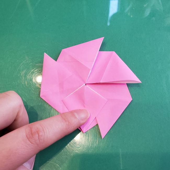 桃の花の折り紙 平面の作り方切り方②花びら(13)
