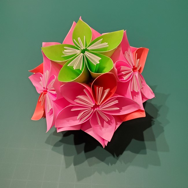 桃の花の折り紙 くす玉の折り方作り方 難しい上級者向けの大人の折り紙 子供と楽しむ折り紙 工作