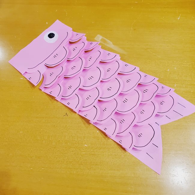 鯉のぼりのうろこは折り紙を切ると簡単にできる 半立体的で本格的な鱗付き五月幟 子供と楽しむ折り紙 工作