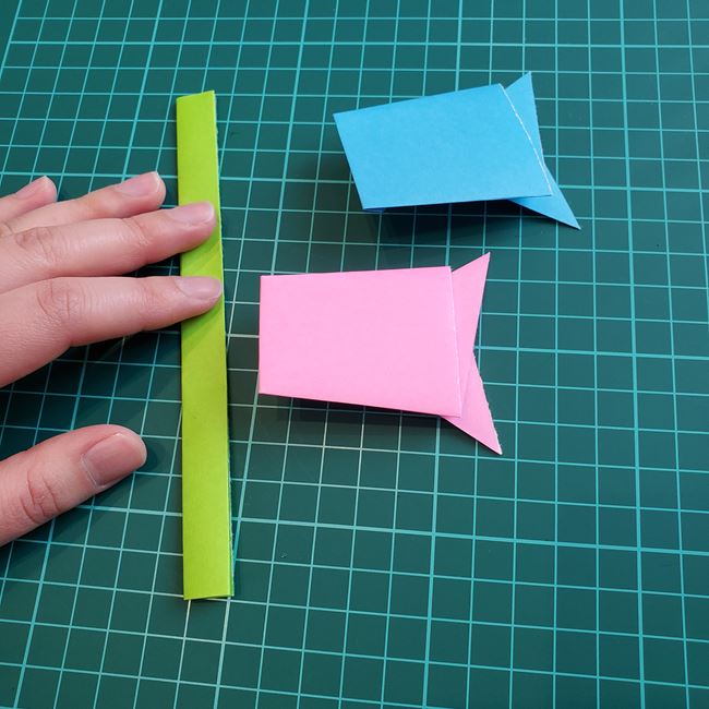 デイサービスにこいのぼりの折り紙製作 折り方作り方②棒(5)