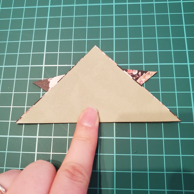 兜の折り紙リースの作り方折り方①かぶと(10)