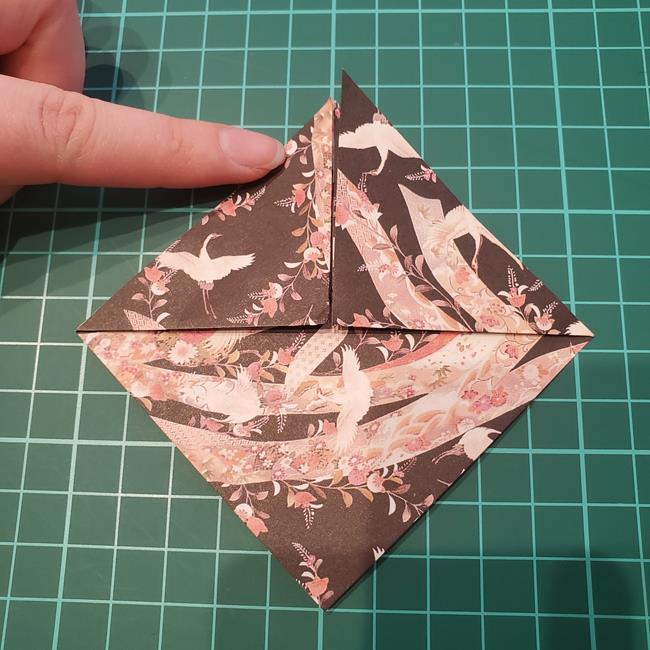 兜の折り紙リースの作り方折り方①かぶと(5)