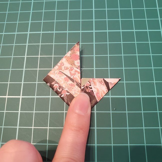 兜の折り紙リースの作り方折り方②繋ぎ(11)