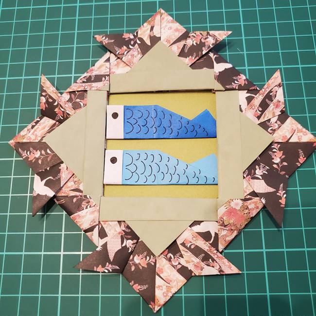 兜の折り紙リースの作り方折り方④組み合わせ(13)