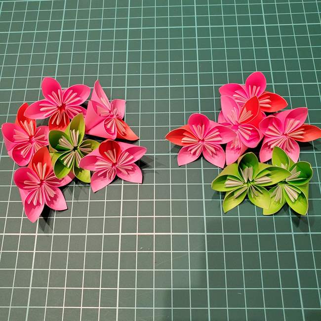 桃の花の折り紙 くす玉の折り方作り方②貼り合わせ(9)