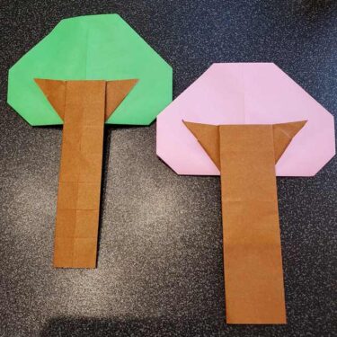 桜の木の折り紙 簡単な折り方作り方｜子どもとつくる春の製作