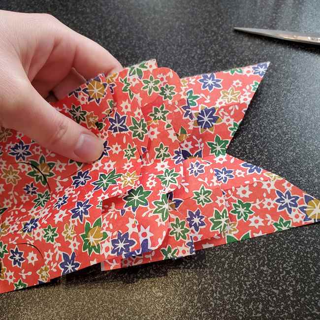 鯉のぼり鱗(うろこ)付きの折り紙 折り方切り方③折り方(8)