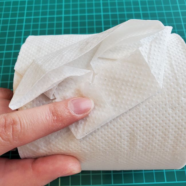 トイレットペーパーの折り紙 クローバーの折り方は簡単 四つ葉の飾り折りでおしゃれに 子供と楽しむ折り紙 工作