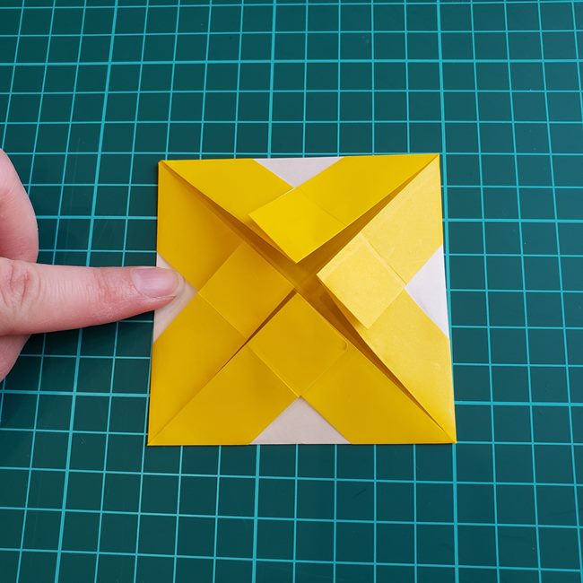 折り紙メダル クローバーの折り方 1枚でつくれる作り方をご紹介 子供と楽しむ折り紙 工作