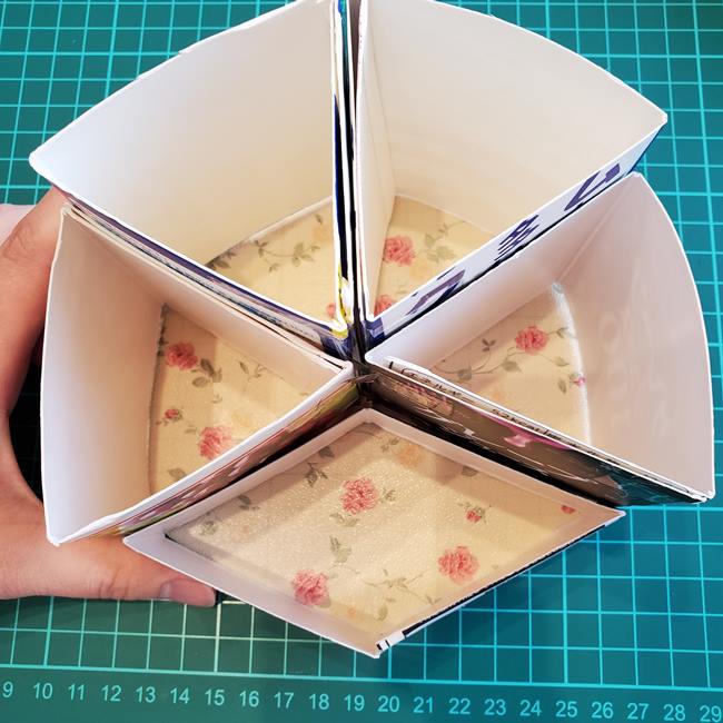 母の日製作 ペン立てがおしゃれで立体的 子供と手作りする方法 子供と楽しむ折り紙 工作