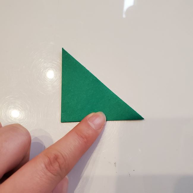 カーネーションの折り紙 簡単で小学生の子どもでも作れる平面の折り方作り方②花芯(3)