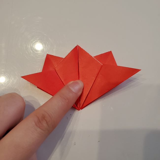 カーネーションの折り紙 簡単で小学生の子どもでも作れる平面の折り方作り方④(1)