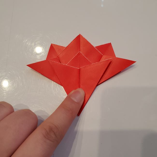 カーネーションの折り紙 簡単で小学生の子どもでも作れる平面の折り方作り方④(3)