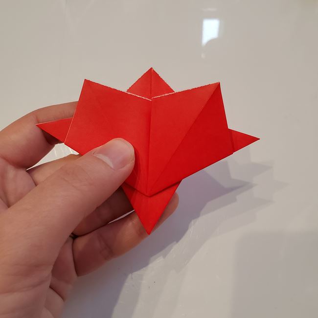 カーネーションの折り紙 簡単で小学生の子どもでも作れる平面の折り方作り方④(4)