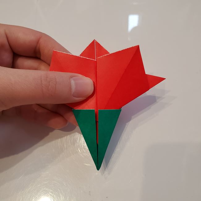 カーネーションの折り紙 簡単で小学生の子どもでも作れる平面の折り方作り方④(6)