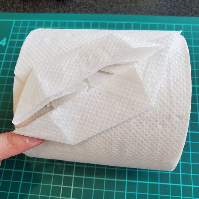 トイレットペーパー折り紙 クローバーの折り方作り方(16)